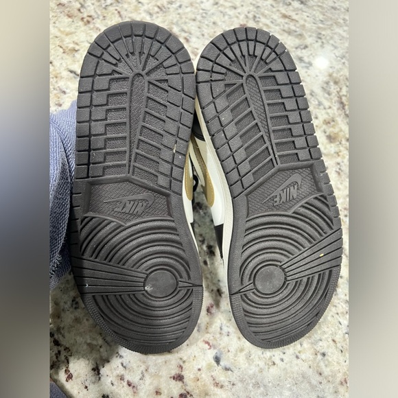 ✨sold✨Nike Air Jordan Sneakers Women’s size 9.5 - Picture 8 of 12